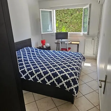 Your Comfy In Juan-les-pins & Parking Apartment Antibes