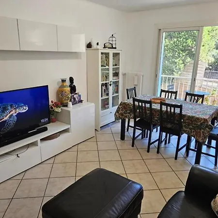 Daire Your Comfy In Juan-les-pins & Parking